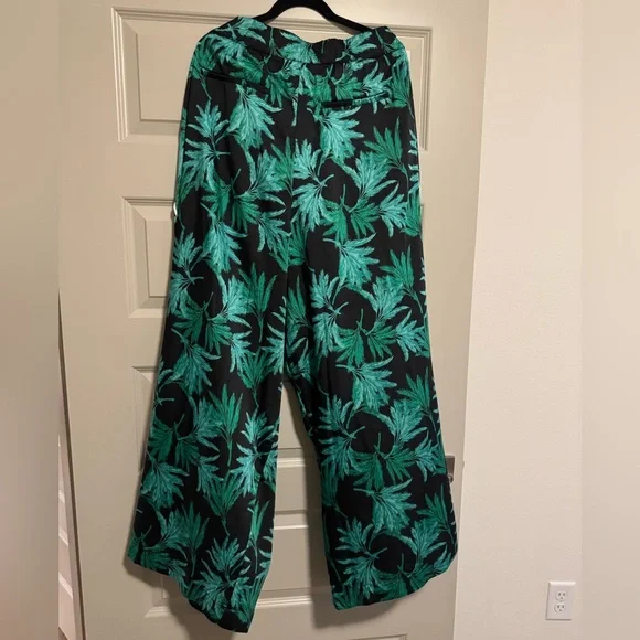 NWOT Fe Noel Target Collaboration - Picture 2 of 4